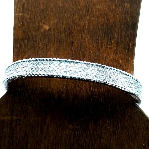 Silver-tone Hinged Crystal Pave Bangle Bracelet Fits Smaller Wrist NWOT - Picture 3 of 15